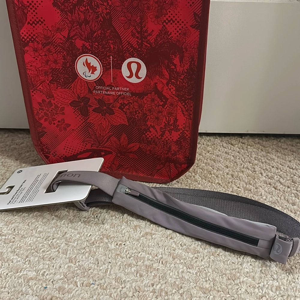 NWT Lululemon Fast and Free Run Belt Mini (S/M)